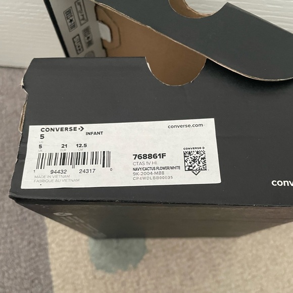 Toddler Converse Sneakers - Picture 2 of 4